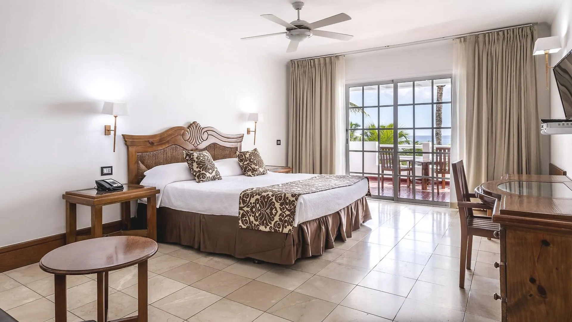 Be Live Experience Hamaca Suites Boca Chica 4*,