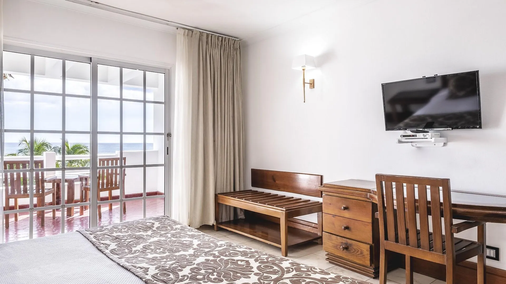 Be Live Experience Hamaca Suites Boca Chica 4*,